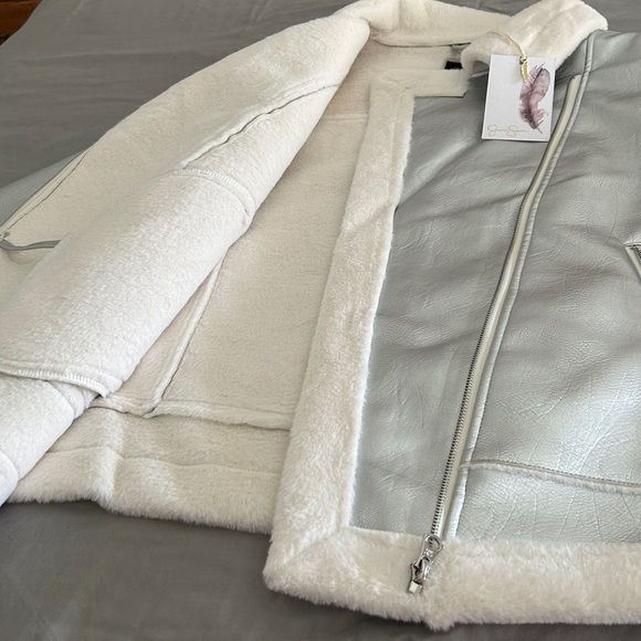 Jessica Simpson Metallic Jacket with Cream Trim Size XL. - Picture 10 of 15